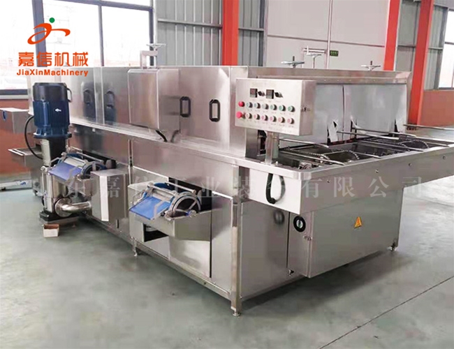 新型(xing)食品(pin)週(zhou)轉(zhuǎn)箱(xiang)清(qing)洗機(jī) 託(tuo)盤清(qing)洗機(jī)